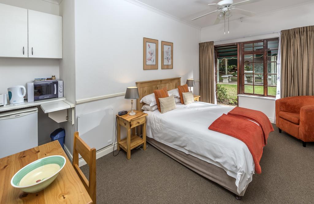 Summer Blue Guesthouse Port Elizabeth Exterior photo